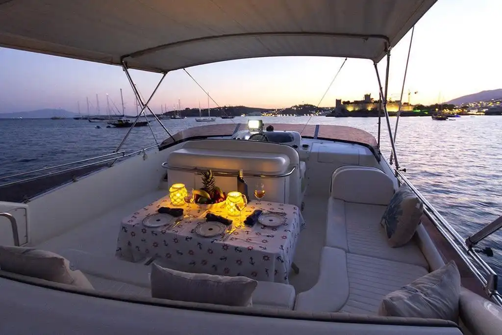 YACHT HURREM